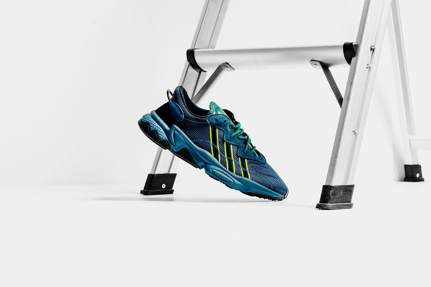 Adidas Originals x Pusha T Ozweego - Navy/Green/Black